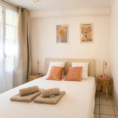Polichinelle Hyper Centre - Wifi - Balcon & Parking Proche * Pézenas