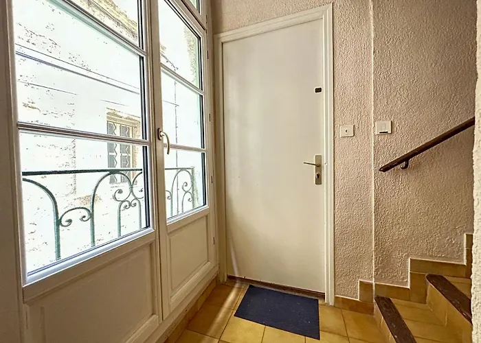 Polichinelle Hyper Centre - Wifi - Balcon & Parking Proche * Pézenas