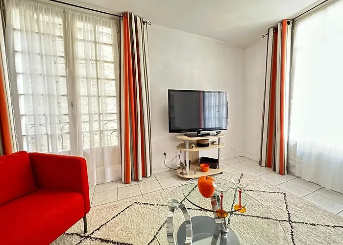 Polichinelle Hyper Centre - Wifi - Balcon & Parking Proche Pézenas