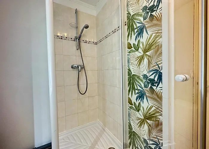 Polichinelle Hyper Centre - Wifi - Balcon & Parking Proche Apartament Pézenas